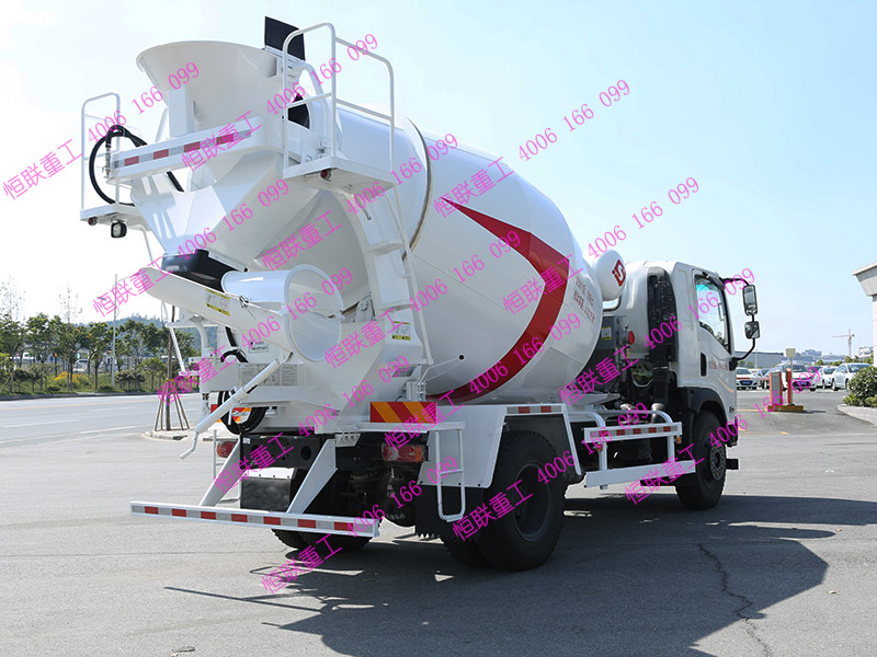 三環(huán)創(chuàng)客水泥攪拌車(chē)圖片
